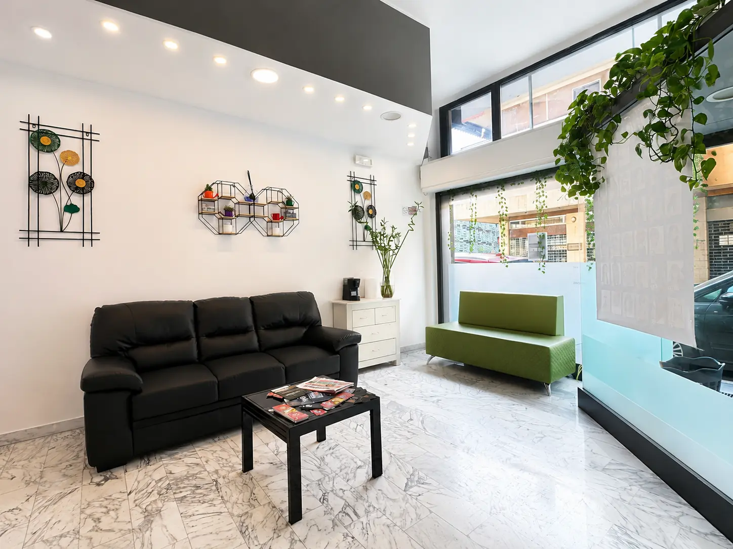 Area attesa di Lucky Salon a Varese